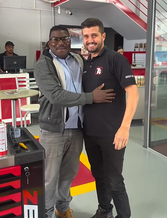 Cliente e integrante da equipe TecLub Jaguariúna